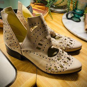 Sbicca Vintage Collection cut out stud ankle boots
